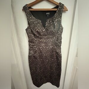 Adrianna Papell size 10 black and gold formal dress w/ flattering waist …